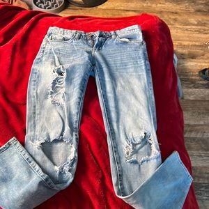 Size: 26 Ripped Mom jeans